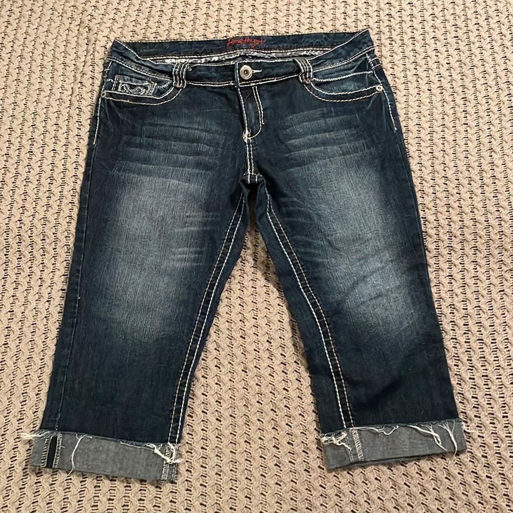 Amethyst jean capris. Size 13